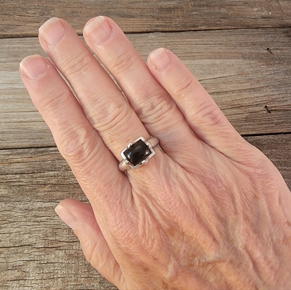Sterling Rectangle Onyx Side to Side Cabochon Ring - Picture 5 of 9
